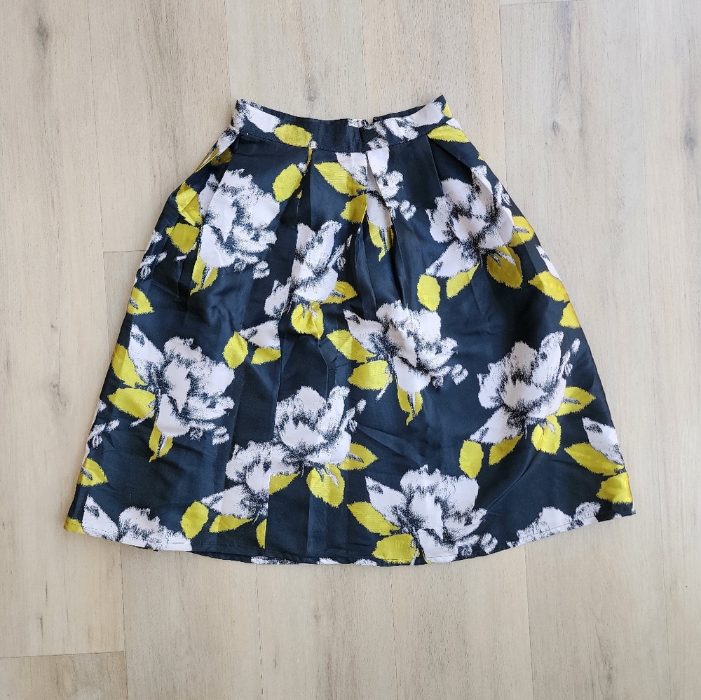 LOB flowery skirt!